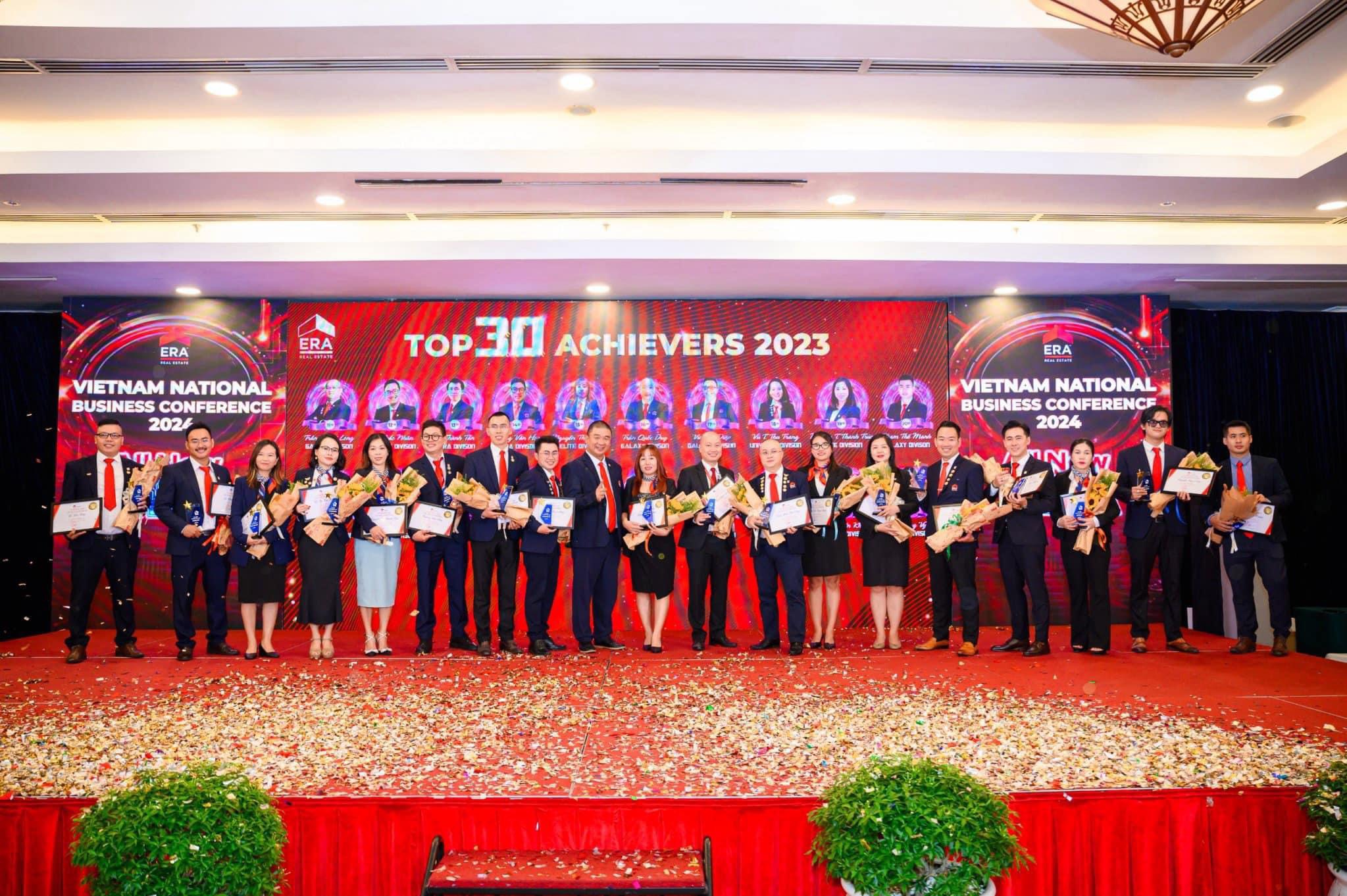 Read more about the article VINH DANH TOP 30 ACHIEVERS 2023